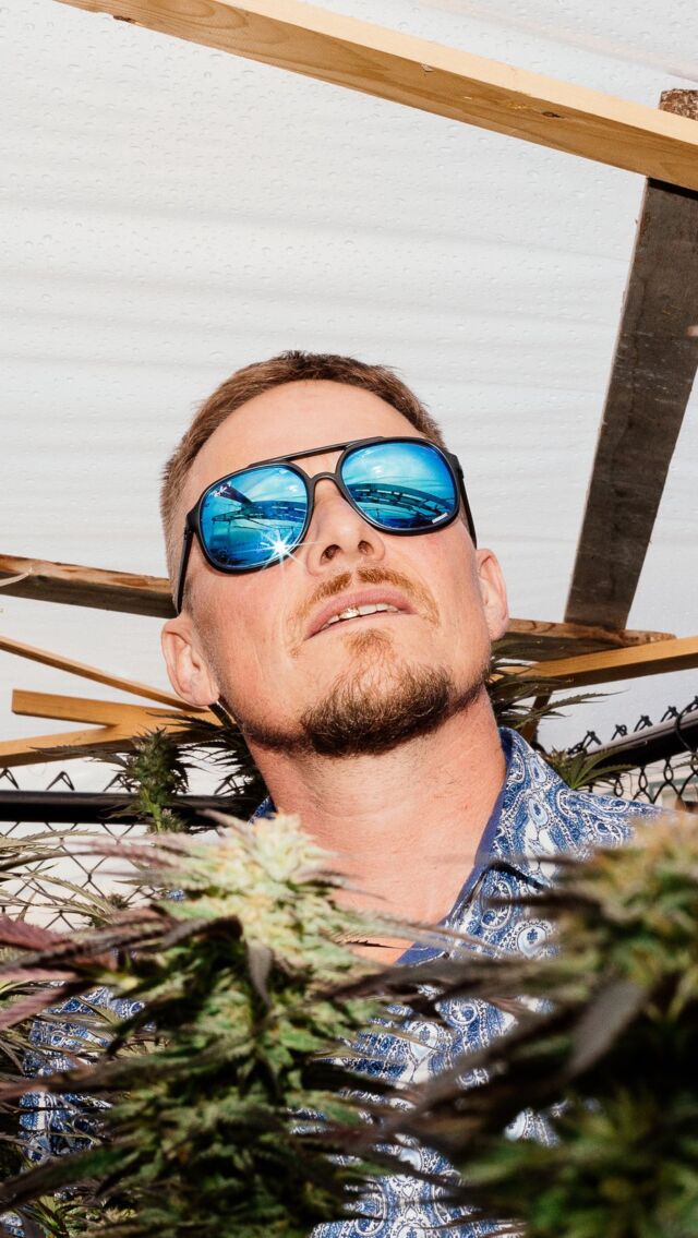 🏂💨 Roll With It: Talk & Toke with #RossRebagliati @rossrebagliati98 @rossgoldcannabis PART 2 — interview by @brittneyguthriexo @rollwithit.entertainment on Pot TV!