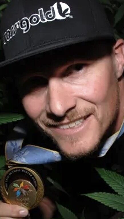 🏂💨 Roll With It: Talk & Toke with #RossRebagliati @rossrebagliati98 @rossgoldcannabis PART 1 — interview by @brittneyguthriexo @rollwithit.entertainment on Pot TV!